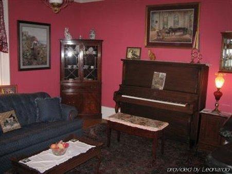 A Seafaring Maiden Bed And Breakfast Granville Ferry Номер фото